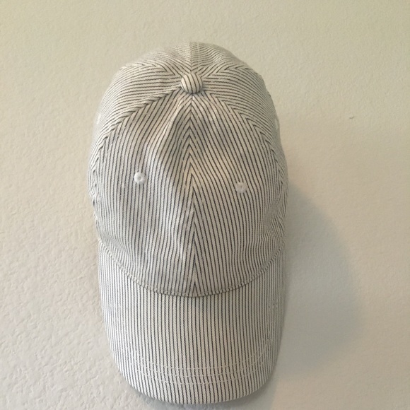 Stripped baseball cap - Picture 2 of 2
